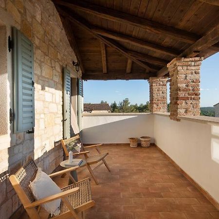 Rustic Villa Sylbum With A Pool In Istria Sveti Lovreč Pazenatički 外观 照片